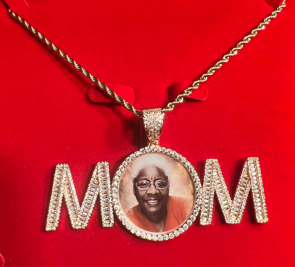 Mom Picture Pendant